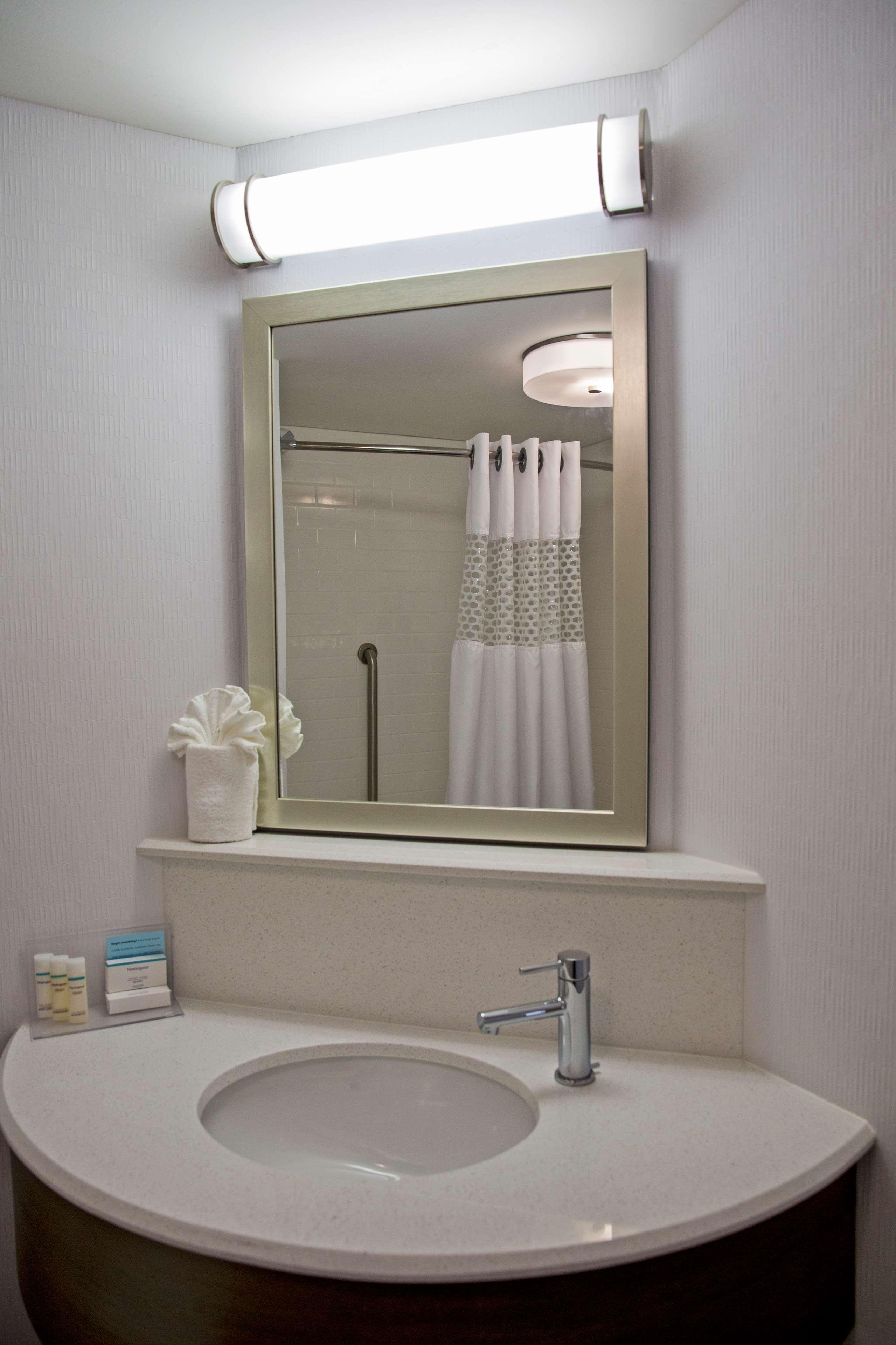 Hampton Philadelphia-airport Hotel 3*