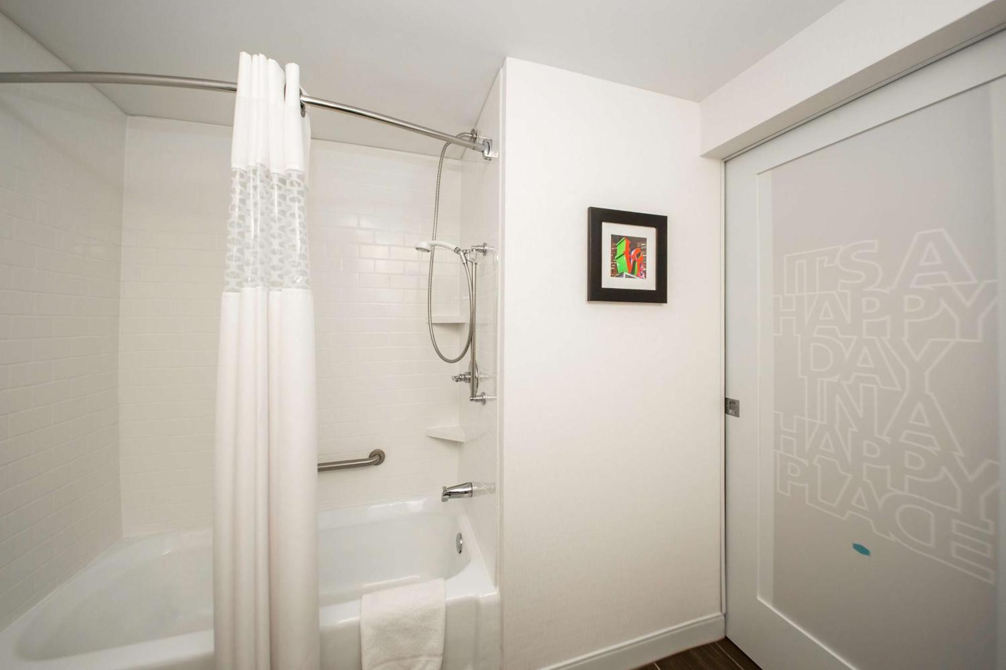 Hampton Philadelphia-airport Hotel 3*