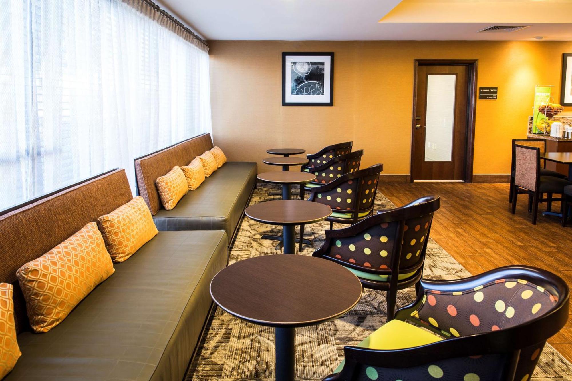 Hampton Philadelphia-airport Hotel 3*